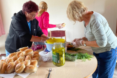 Fleissige Helferinnen hinter den Kulissen ...